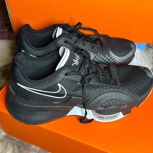W Nike Air Zoom Superrep 3 Black/White- Black-Anthracite size 8